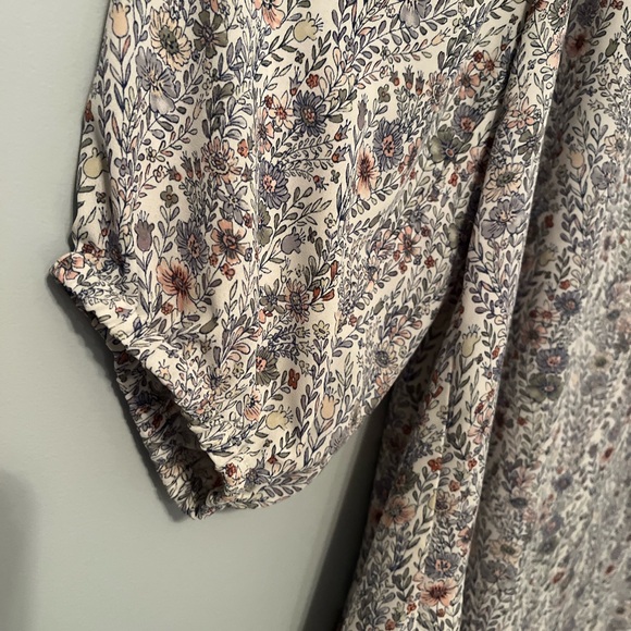 Rose + Olive floral blouse 1X - Picture 3 of 6